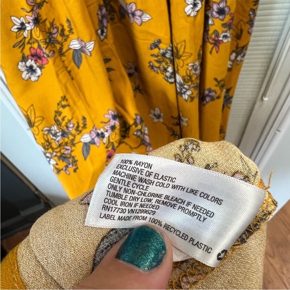 *NWT Mustard Yellow Floral Maxi Dress size Large Xhilaration; fall family photos - Picture 11 of 11